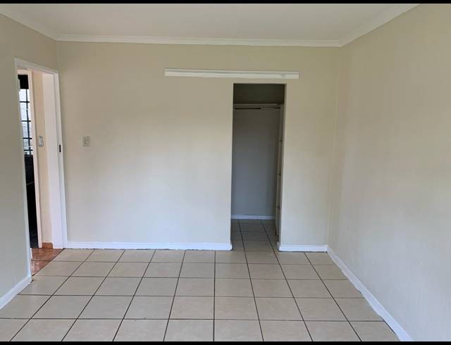 3 BEDROOM FREEHOLD FOR SALE IN LEACHVILLE EXT 1